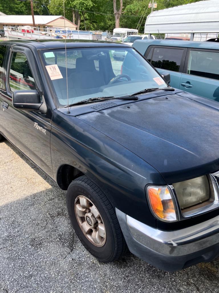 2000 Nissan Frontier XE's photo