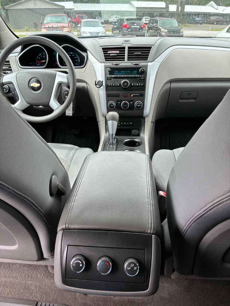 2009 Chevrolet Traverse LS - Photo 7