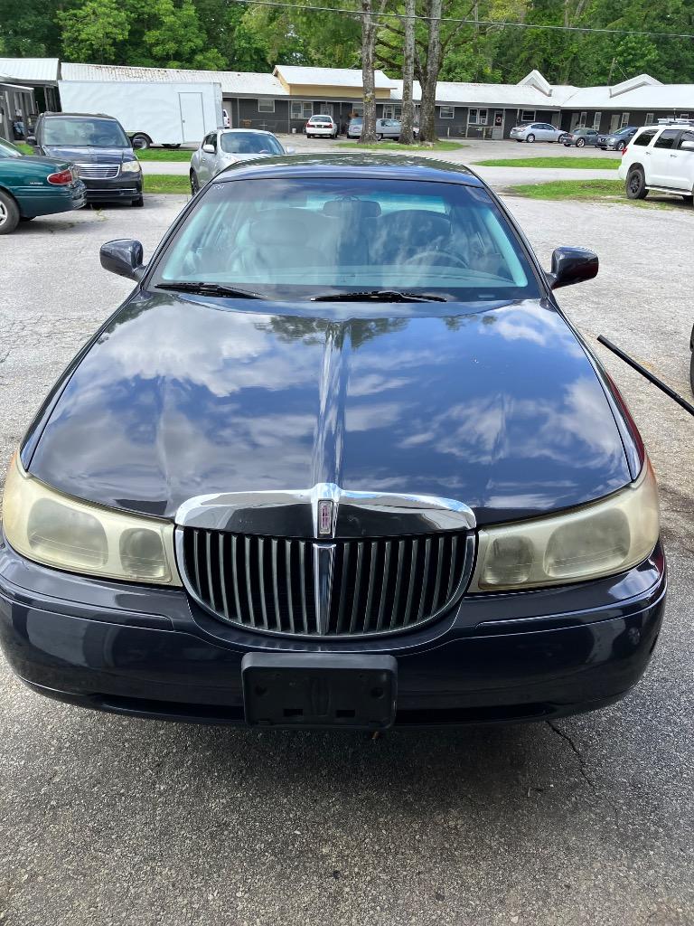 2001 Lincoln Town Car Signature