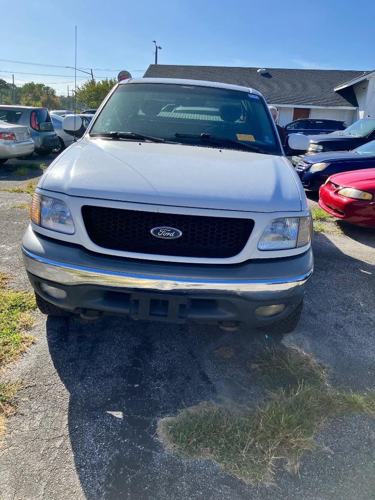 2001 Ford F-150 XL's photo