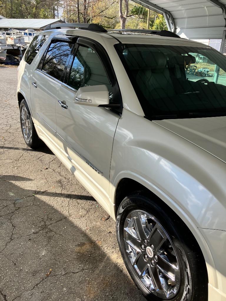 2011 GMC Acadia Denali's photo