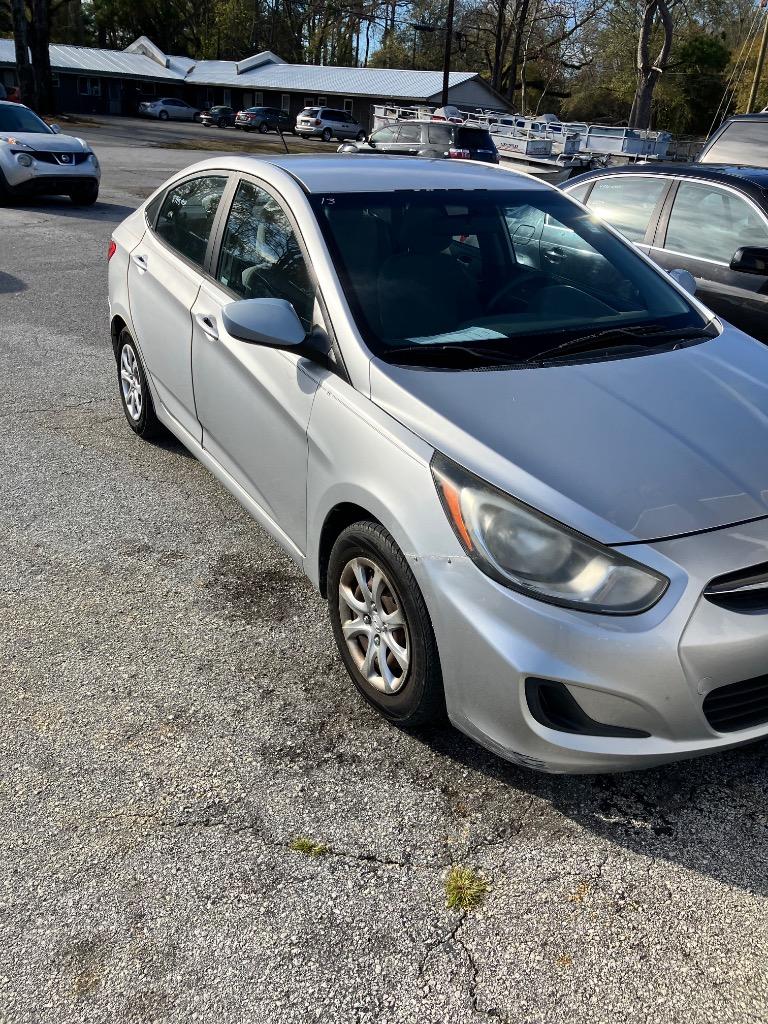 2013 Hyundai Accent GLS's photo